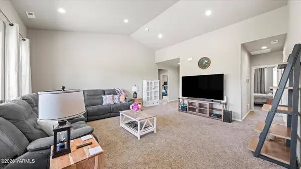 8 S 12th Street Lp, Selah, WA 98942