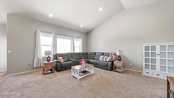 8 S 12th Street Lp, Selah, WA 98942