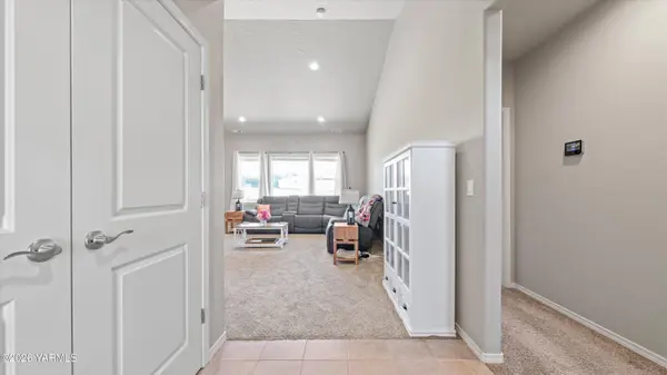 8 S 12th Street Lp, Selah, WA 98942