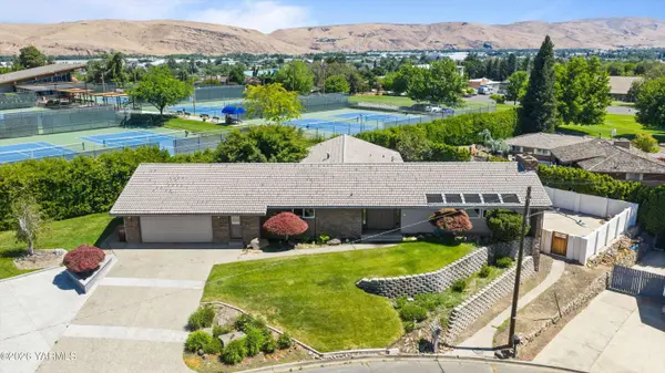 411 N 36th Ave, Yakima, WA 98902