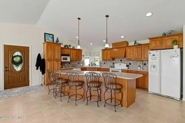 31 Faulkner Rd, Selah, WA 98942