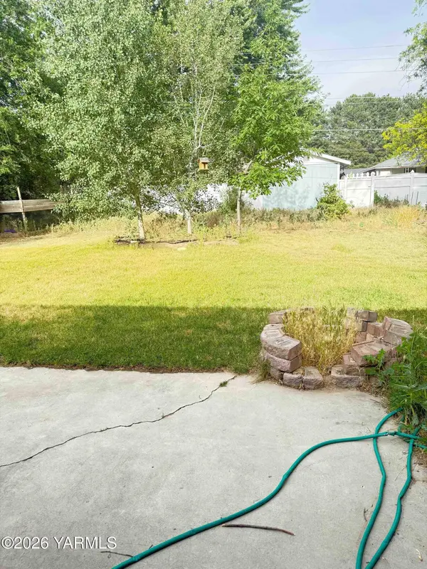805 S 3rd Ave, Othello, WA 99344