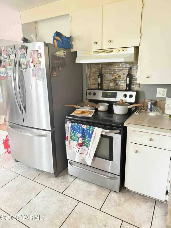 805 S 3rd Ave, Othello, WA 99344