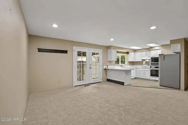 3112 15 Redwood WAY, Yakima, WA 98902