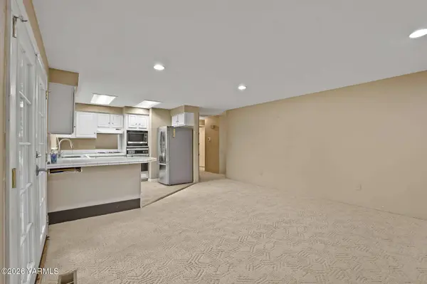 3112 15 Redwood WAY, Yakima, WA 98902