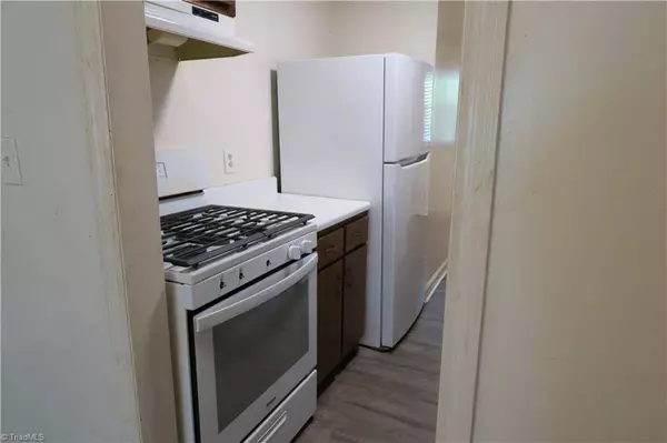 2890 Carriage DR #L, Winston-salem, NC 27106