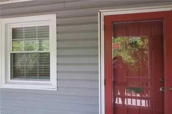 2890 Carriage DR #L, Winston-salem, NC 27106