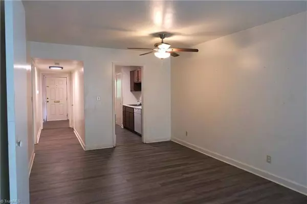 2890 Carriage DR #L, Winston-salem, NC 27106