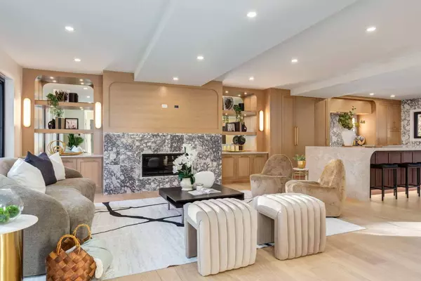 1116 Varsity Estates DR NW, Calgary, AB T3B 3B3