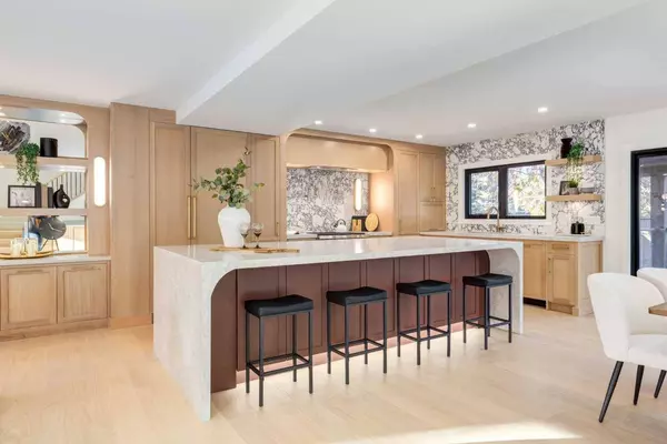 1116 Varsity Estates DR NW, Calgary, AB T3B 3B3