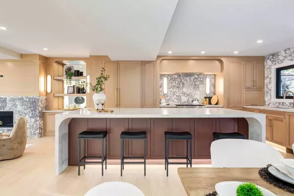 1116 Varsity Estates DR NW, Calgary, AB T3B 3B3