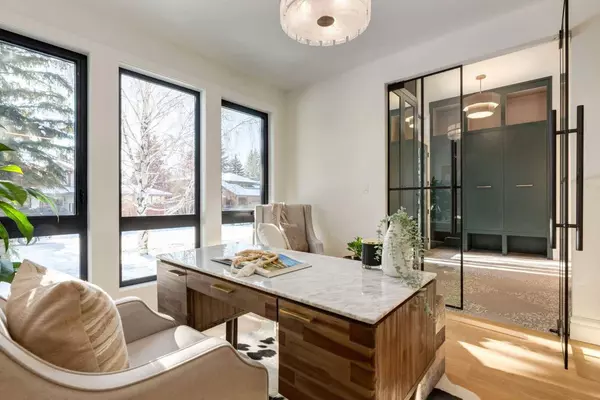 46 Varsity Estates Close NW, Calgary, AB T3B 5J2