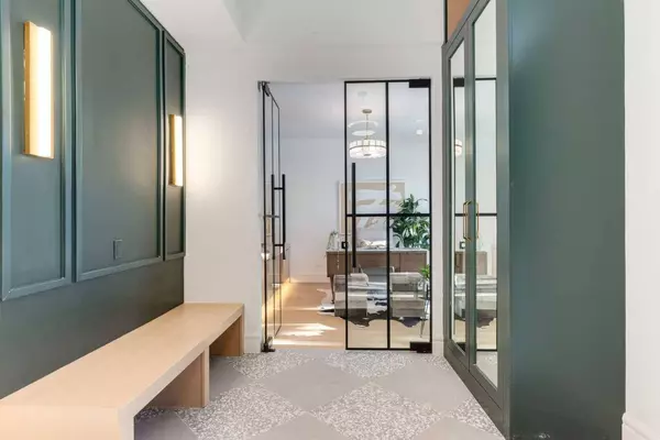 46 Varsity Estates Close NW, Calgary, AB T3B 5J2