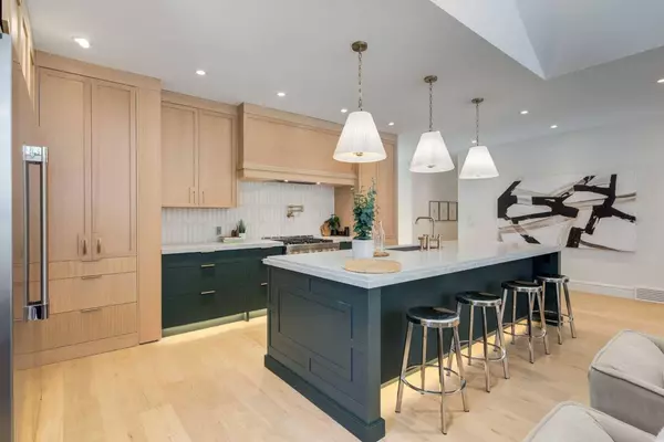 46 Varsity Estates Close NW, Calgary, AB T3B 5J2