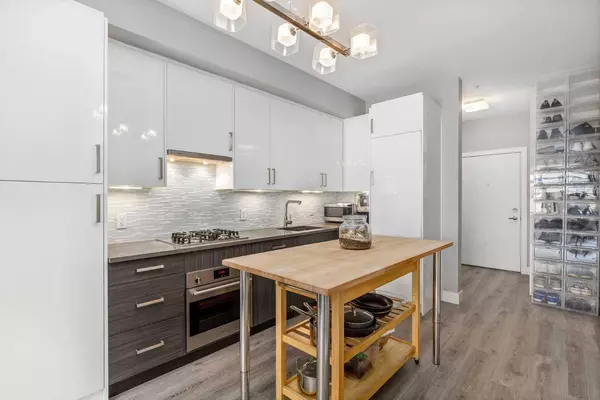 515 4 AVE NE #311, Calgary, AB T2E 0J9