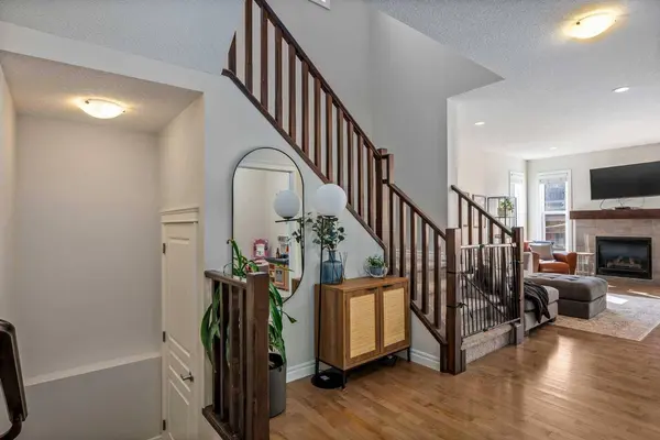 192 Nolanhurst HTS NW, Calgary, AB T3R 1S6