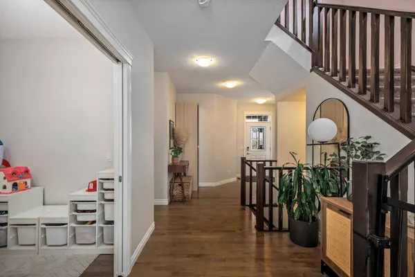 192 Nolanhurst HTS NW, Calgary, AB T3R 1S6