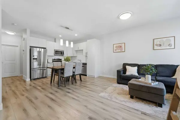 535 Canals XING SW, Airdrie, AB T4B 4L3
