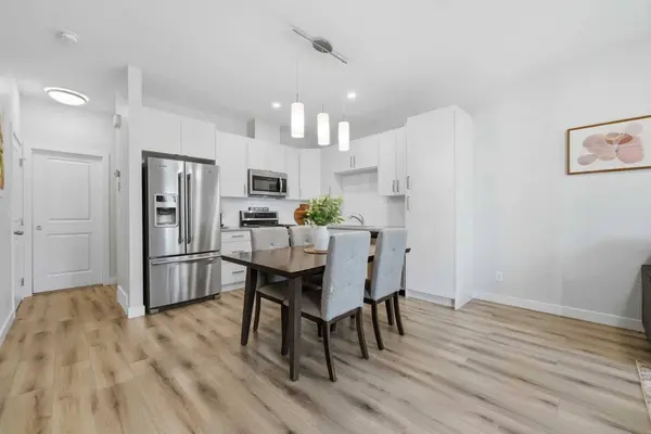 535 Canals XING SW, Airdrie, AB T4B 4L3