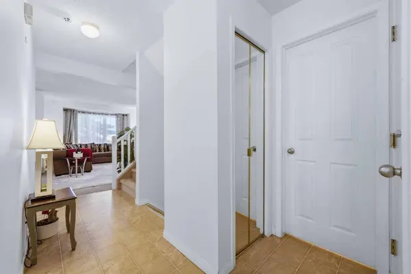 388 E Sandarac DR NW #92, Calgary, AB T3K 4E3