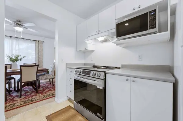 388 Sandarac DR NW #92, Calgary, AB T3K 4E3