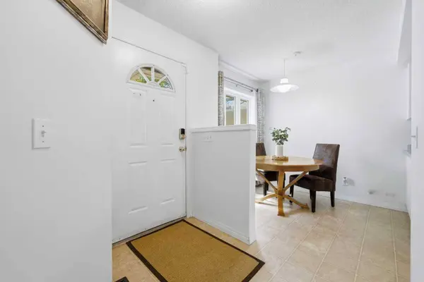 388 Sandarac DR NW #92, Calgary, AB T3K 4E3