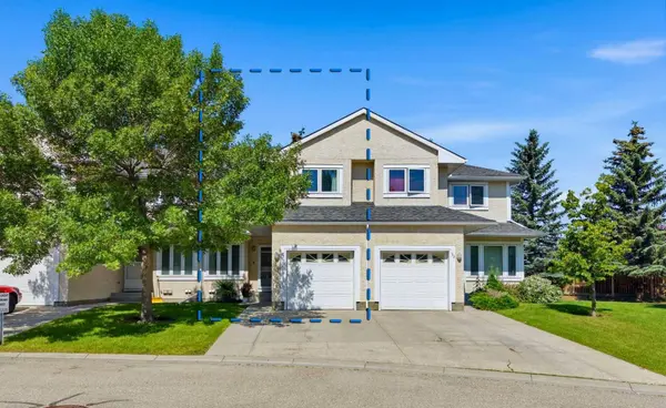 388 E Sandarac DR NW #92, Calgary, AB T3K 4E3
