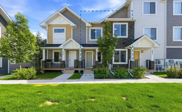535 Canals XING SW, Airdrie, AB T4B 4L3