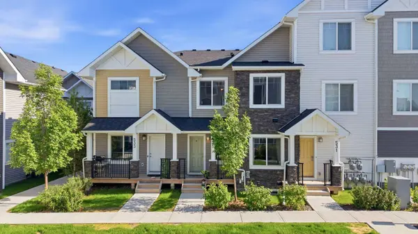 535 Canals XING SW, Airdrie, AB T4B 4L3
