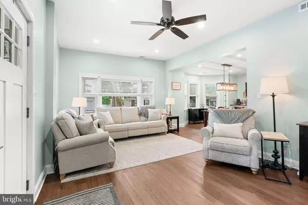 401 WOODLAND AVE, Glendora, NJ 08029