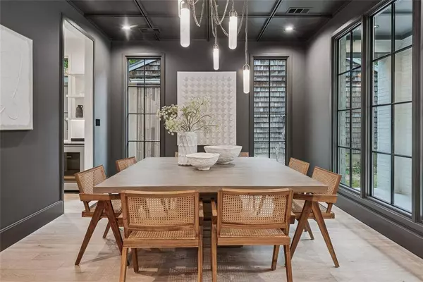 4901 W Hanover Avenue, Dallas, TX 75209