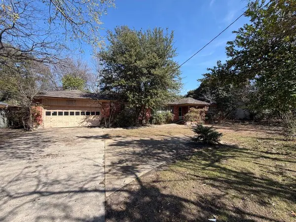 5823 Walnut Hill Lane, Dallas, TX 75230