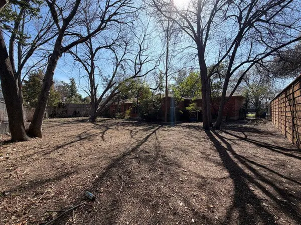 5823 Walnut Hill Lane, Dallas, TX 75230