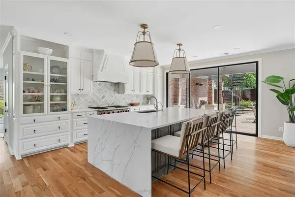 6030 Club Oaks Drive, Dallas, TX 75248