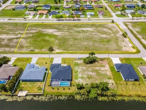 845 TRAFALGAR Pkwy, Cape Coral, FL 33991