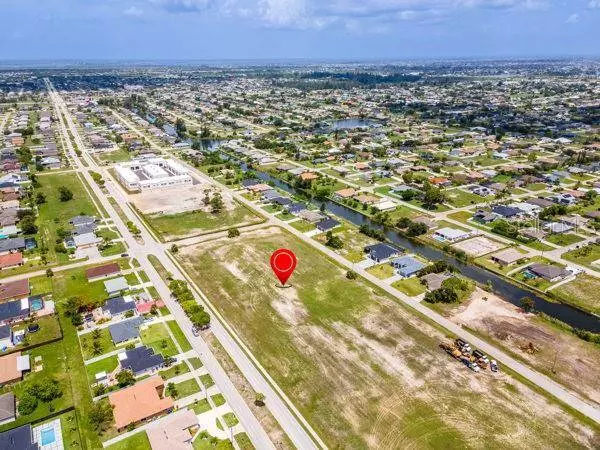 845 TRAFALGAR Pkwy, Cape Coral, FL 33991