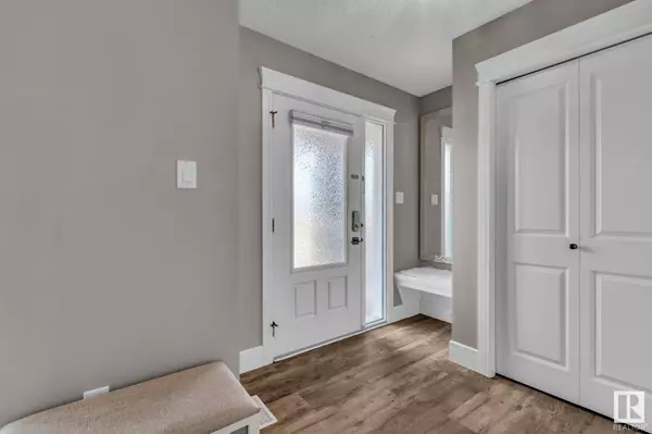 283 DESROCHERS BV SW, Edmonton, AB T6W 3H9