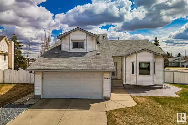 3044 44B AV NW, Edmonton, AB T6T 1G4