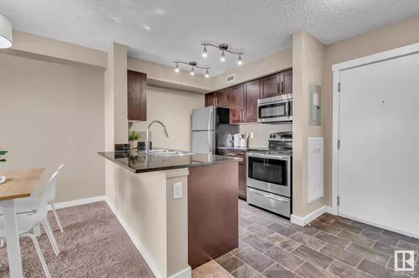 #423 12025 22 AV SW, Edmonton, AB T6W 2Y1