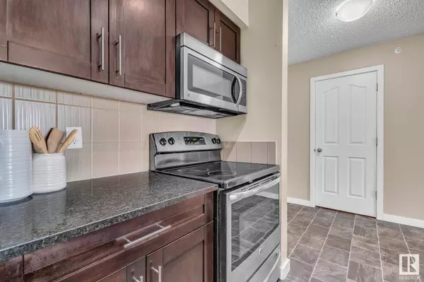 #423 12025 22 AV SW, Edmonton, AB T6W 2Y1