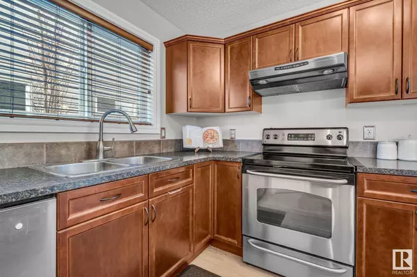 1947 119 ST SW, Edmonton, AB T6W 0E3