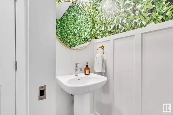 2117 CASSIDY WD SW, Edmonton, AB T6W 1A7