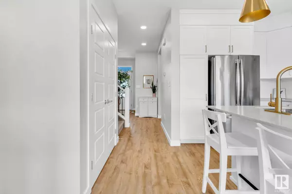 2117 CASSIDY WD SW, Edmonton, AB T6W 1A7