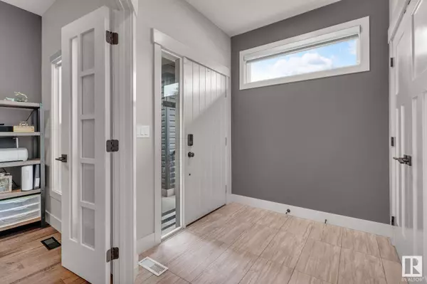 8 MOBERG CL, Leduc, AB T9E 1E5