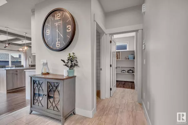 8 MOBERG CL, Leduc, AB T9E 1E5