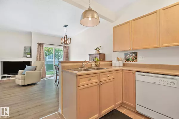 #81 3040 SPENCE WD SW, Edmonton, AB T6X 1N7