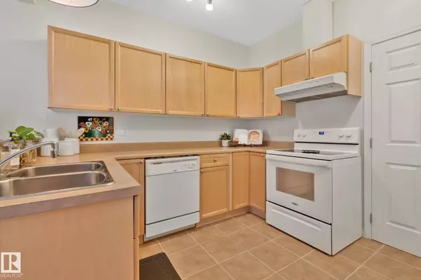 #81 3040 SPENCE WD SW, Edmonton, AB T6X 1N7