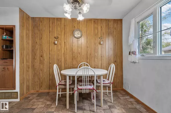 10328 LAUDER AV NW, Edmonton, AB T5E 5P6