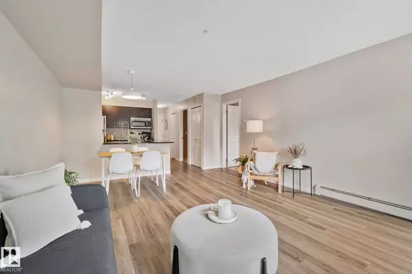 #210 5804 MULLEN PL NW, Edmonton, AB T6R 0W3