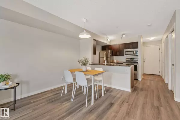 #210 5804 MULLEN PL NW, Edmonton, AB T6R 0W3